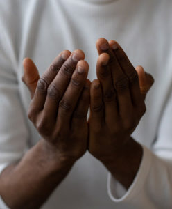 Referência no mercado de velas e artigos religiosos